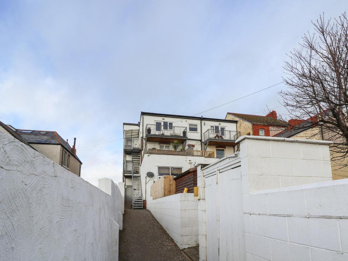 Ty Canol Rhyl Exterior foto